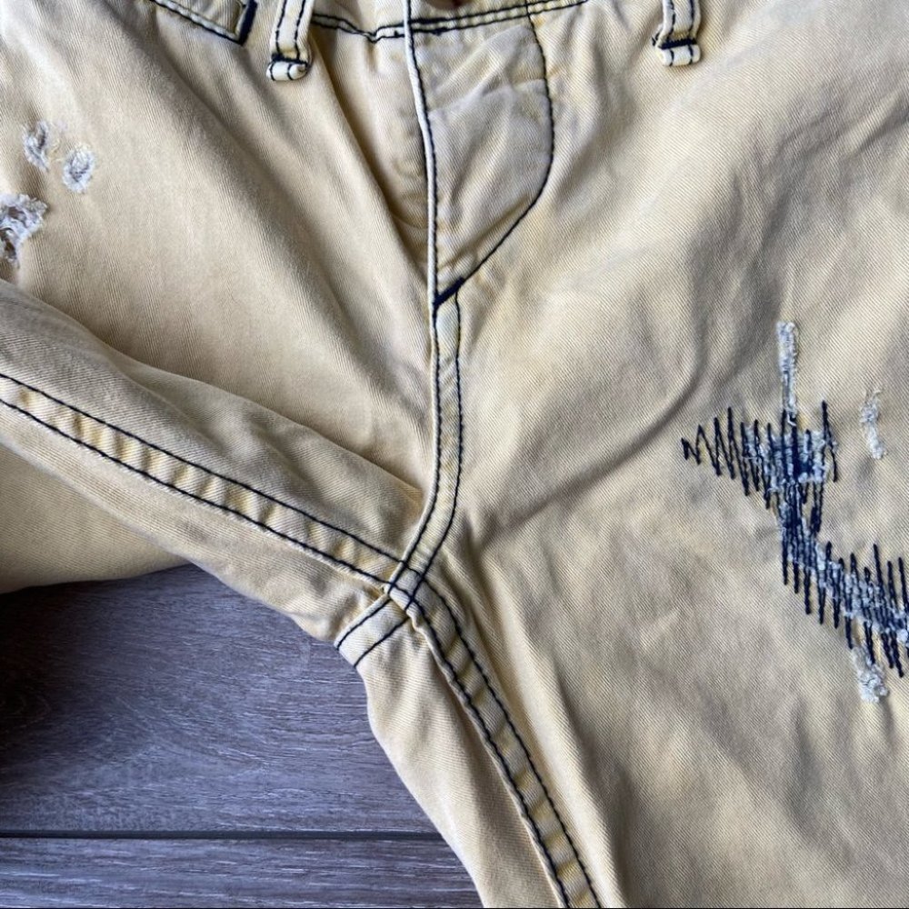 True Religion Jordan Destroyed Boyfriend Fit Pants - Picture 13 of 16